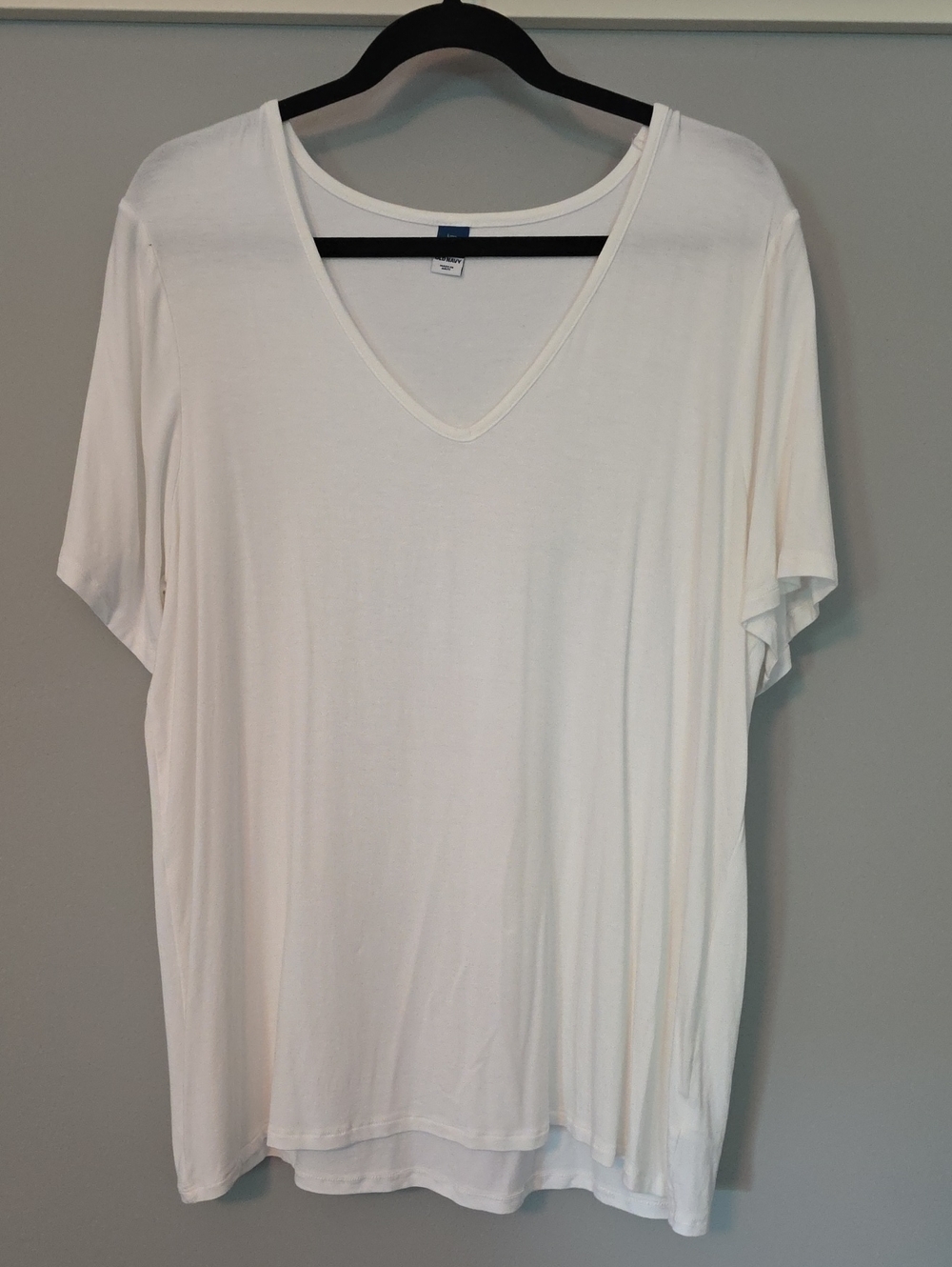 Old Navy White V-Neck Short Sleeve Tee - TALL